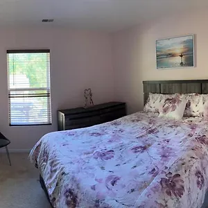 Private Bed And Bath In Homestay